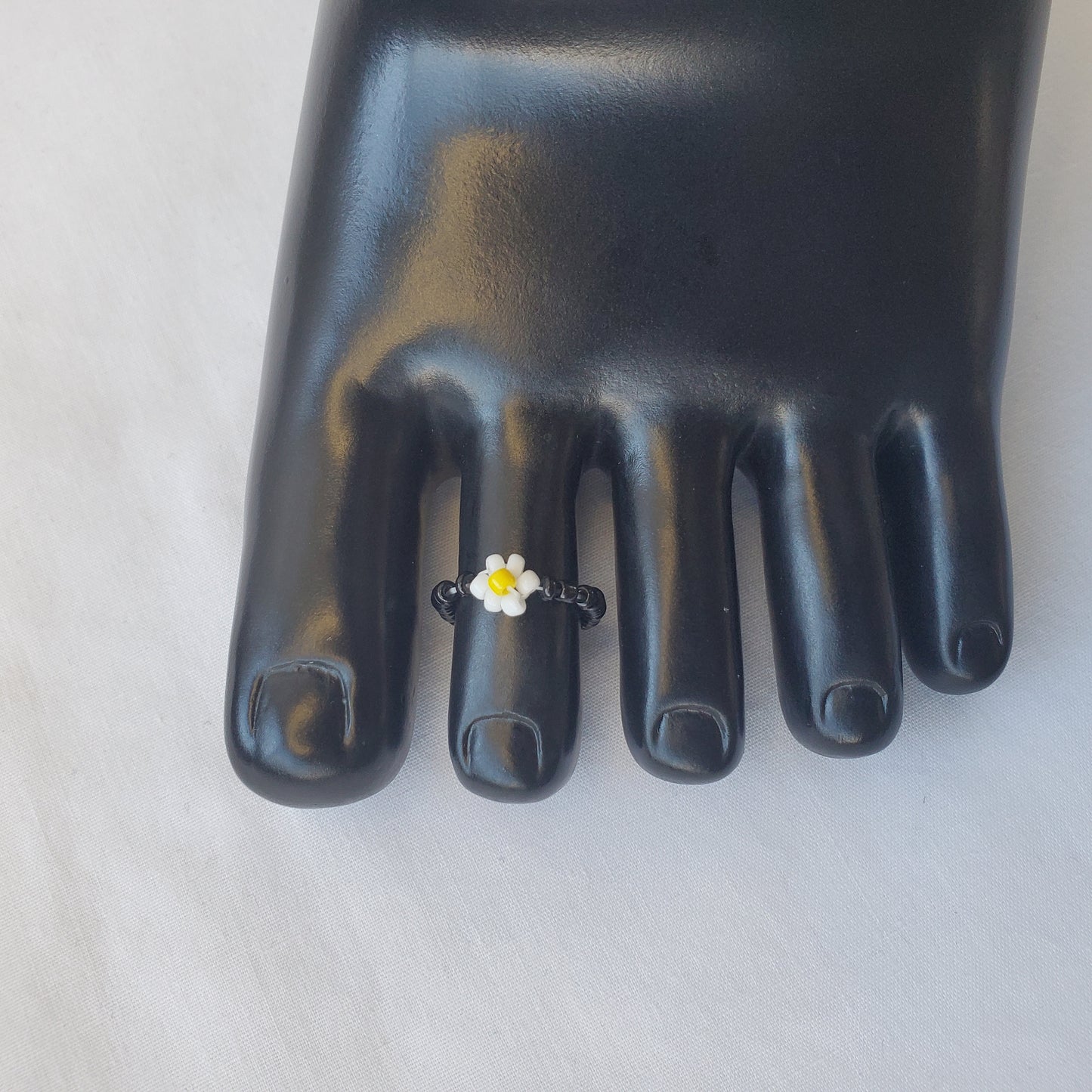 Daisy Shaped Beaded Toe Ring