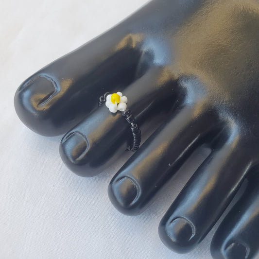 Daisy Shaped Beaded Toe Ring